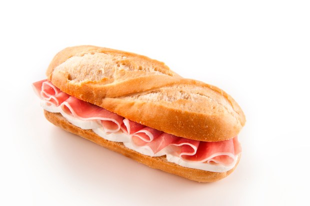 BAGUETTE CRUDO E MOZZARELLA
